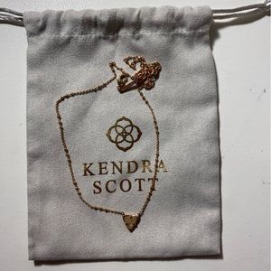 Kendra Scott necklace